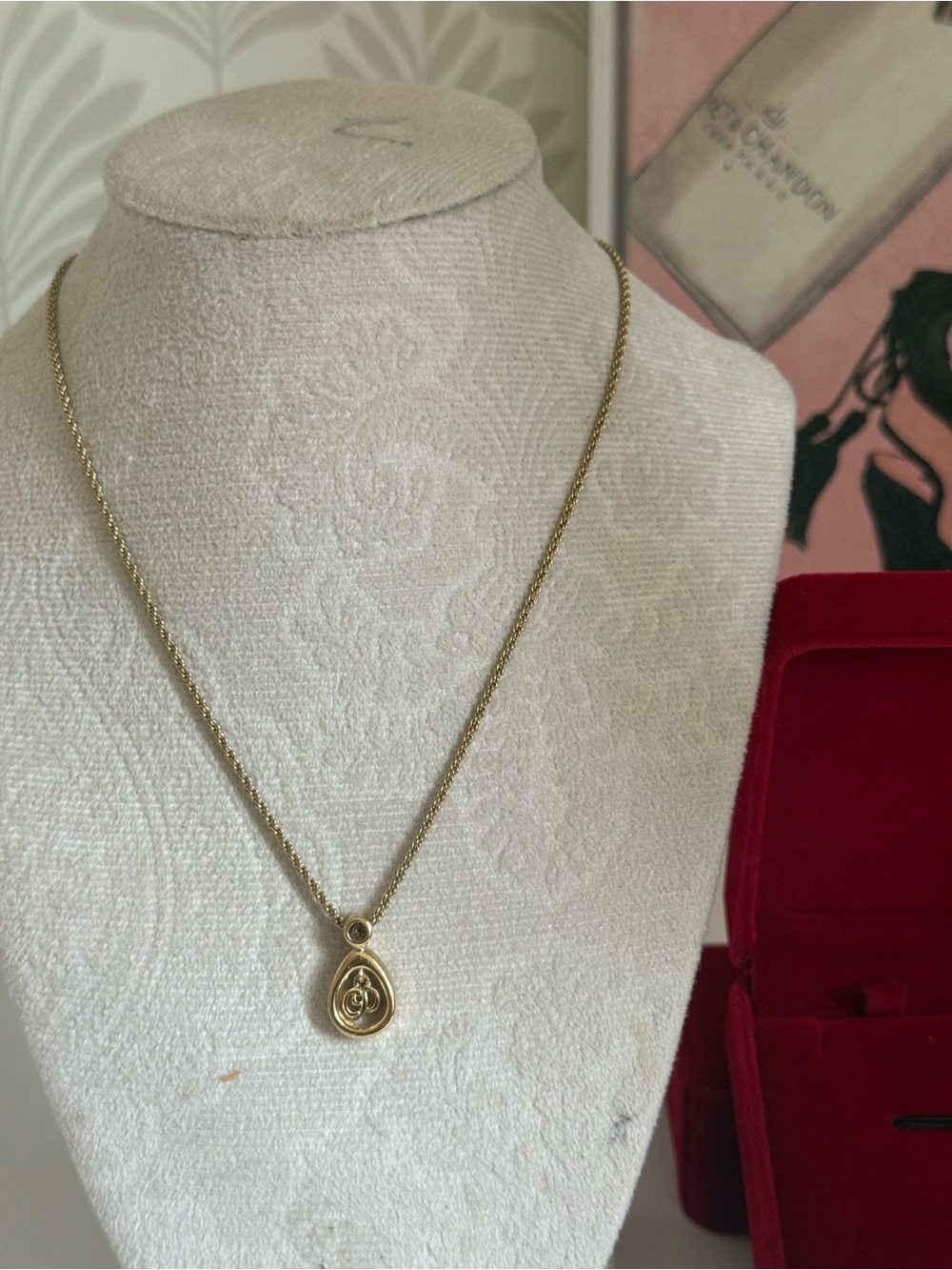 Christian Dior Gold-Tone Pendant Necklace 🌟 - Picture 9 of 10